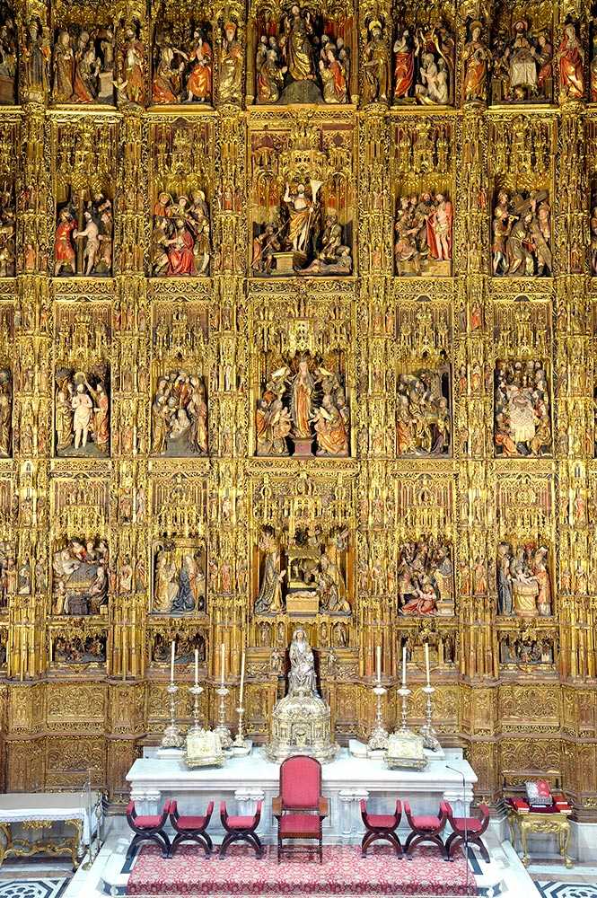 La Catedral Gótica: Retablo Mayor, Coro, Capillas Laterales y Portadas -  Web Oficial Catedral de Sevilla