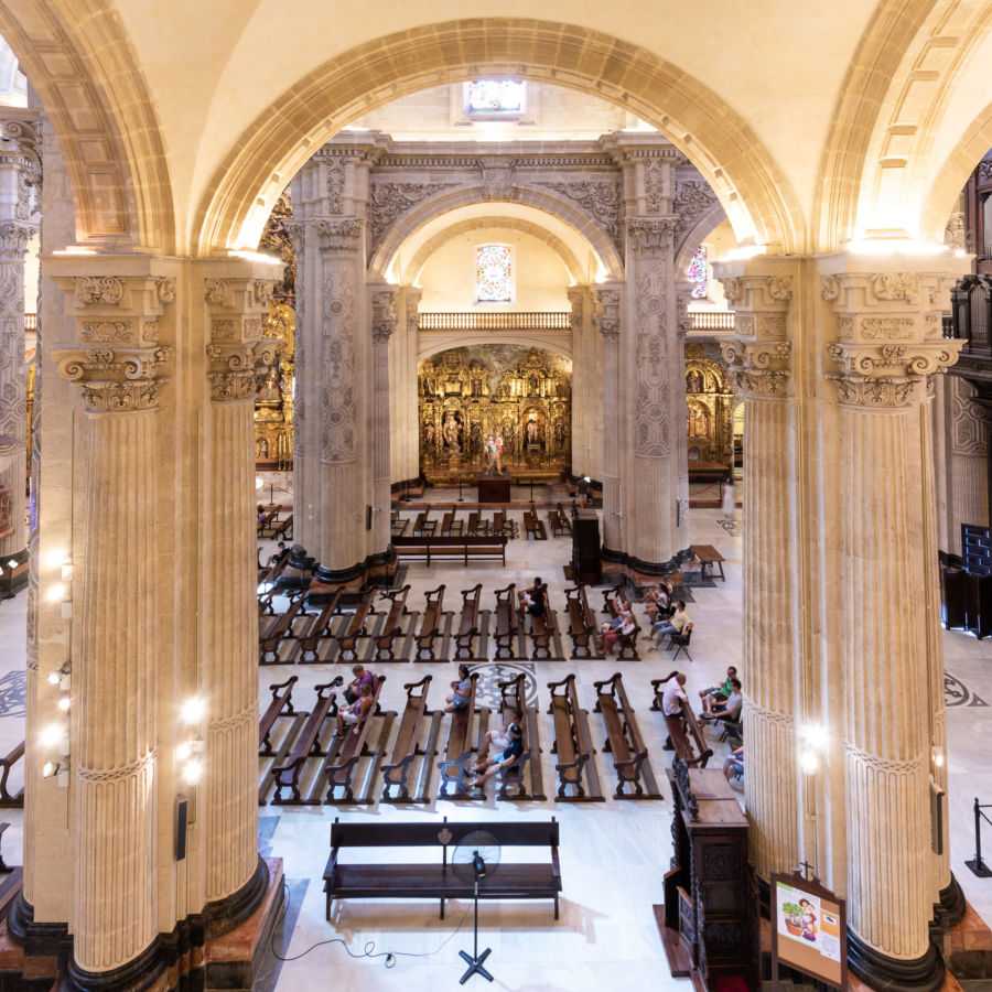 La iglesia de El Salvador interrumpe la visita cultural de los domingos  hasta septiembre - Web Oficial Catedral de Sevilla